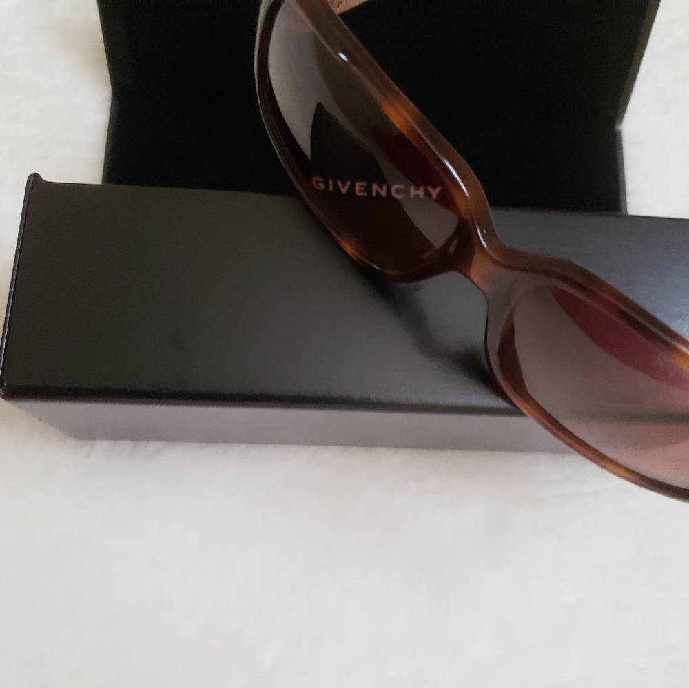 Givenchy authentic sunglasses nude/brown - Picture 7 of 14